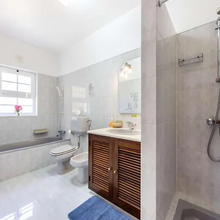 Villa Spacious Carvoeiro Casa Jemb 3 Bedrooms Great Pool Area Outdoor Barbecue *
